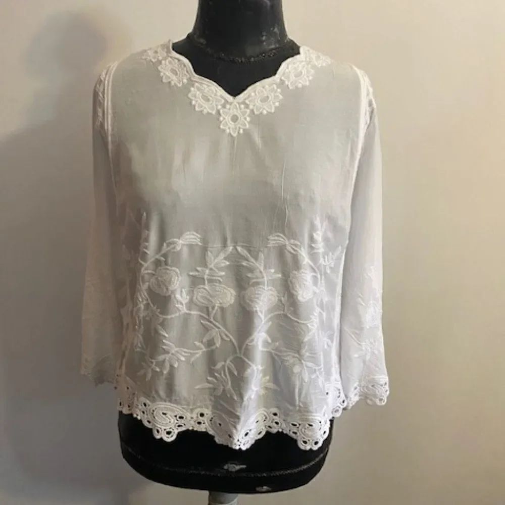 XCVI Mind Set embroidered White top, size S